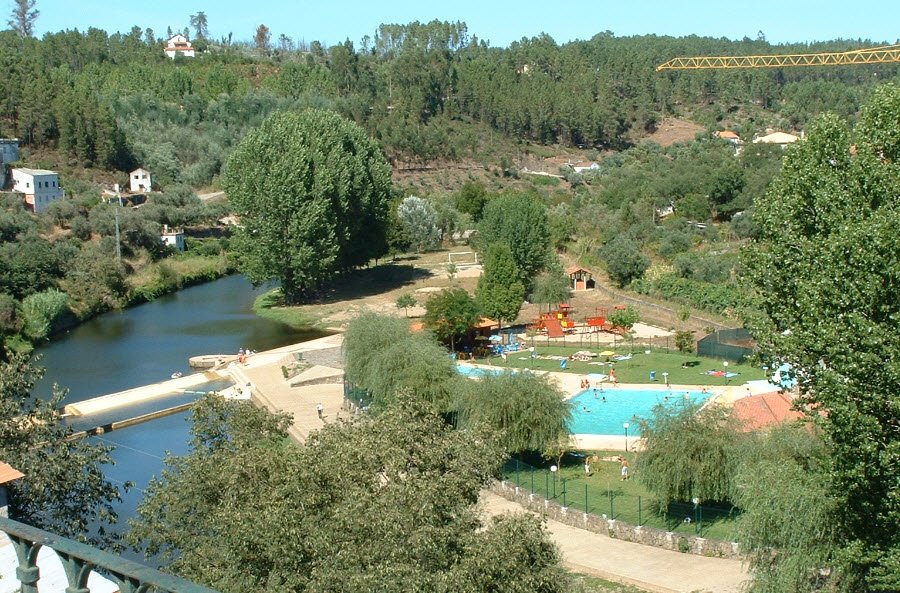 Praia Fluvial da Ribeira Grande , Portugal